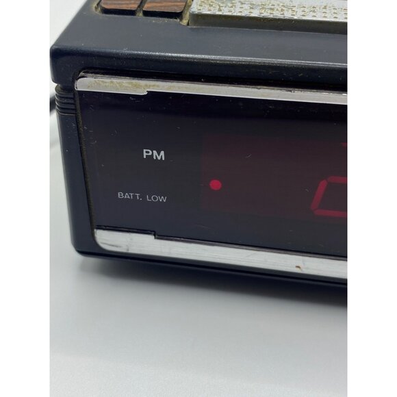 Vintage Cosmo Time Solid State Alarm Clock Radio Woodgrain Finish 1970s Retro St - Picture 8 of 14